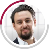 HintergrundAutoren_Rund mit Kreis_Braasch-Dennis_rot